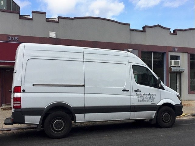 Hunter Douglas Dealer Image